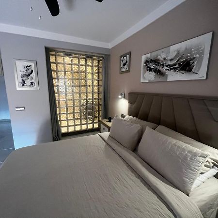 Beachfront Apartment - Sea Views - Marbella Zewnętrze zdjęcie