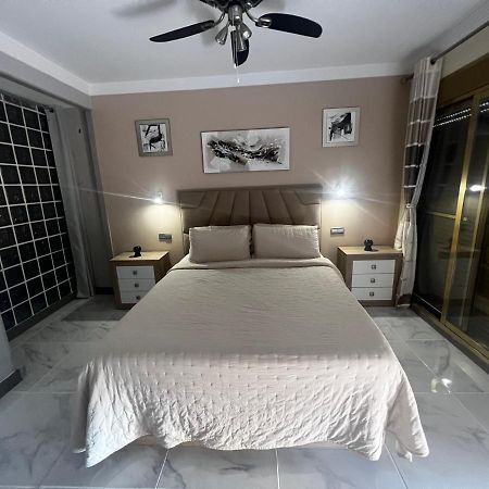 Beachfront Apartment - Sea Views - Marbella Zewnętrze zdjęcie