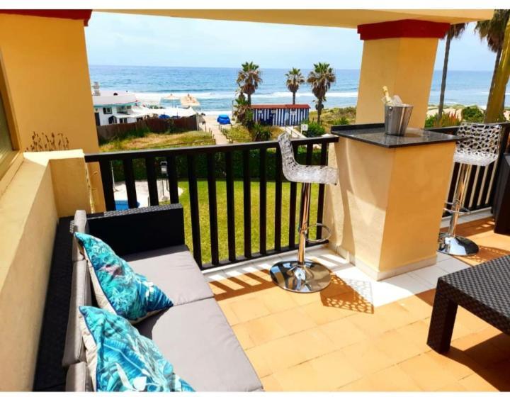 Beachfront Apartment - Sea Views - Marbella Zewnętrze zdjęcie
