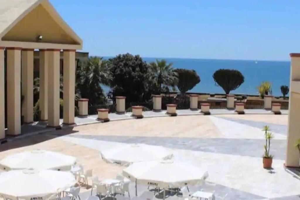 Beachfront Apartment - Sea Views - Marbella Zewnętrze zdjęcie