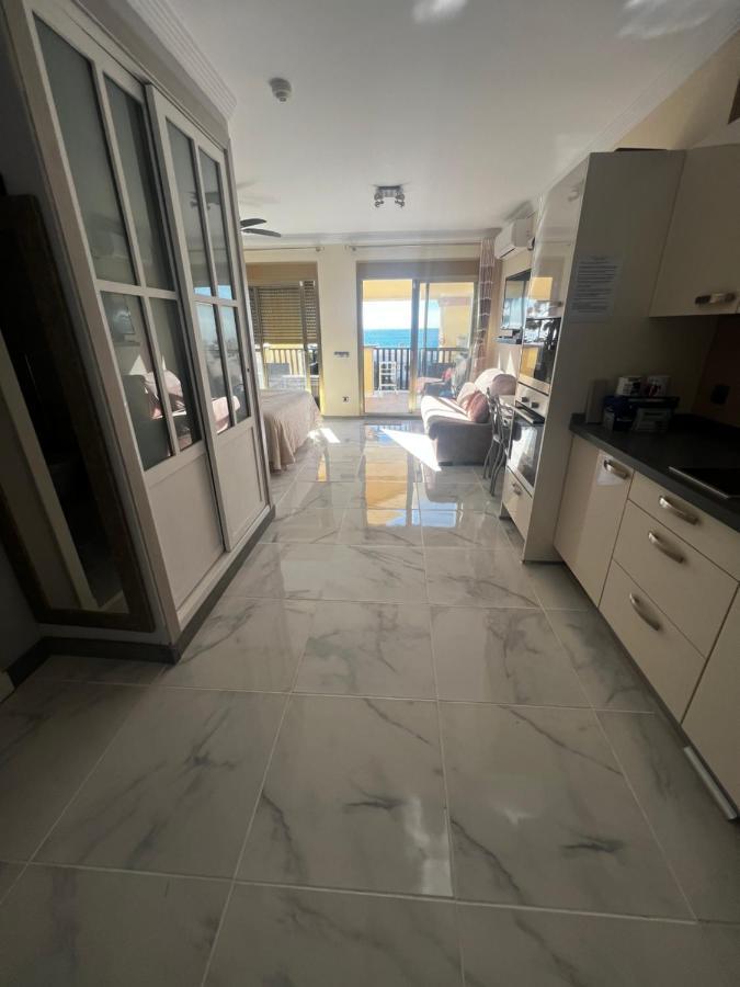 Beachfront Apartment - Sea Views - Marbella Zewnętrze zdjęcie