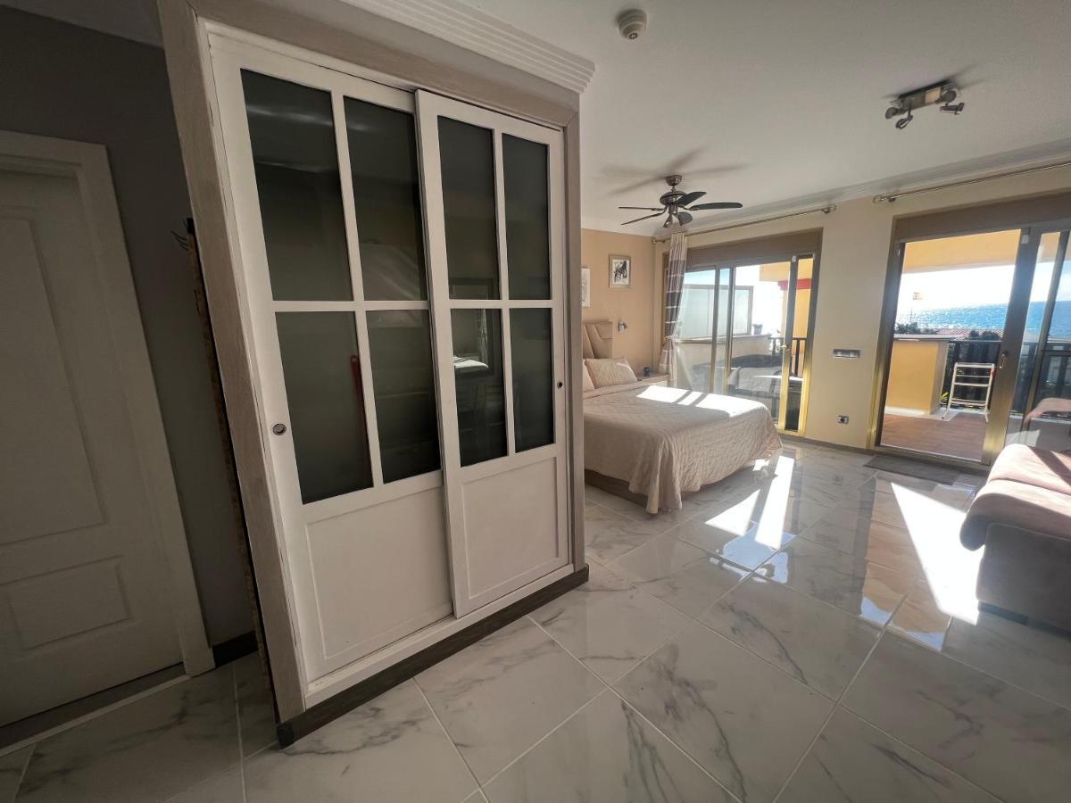 Beachfront Apartment - Sea Views - Marbella Zewnętrze zdjęcie