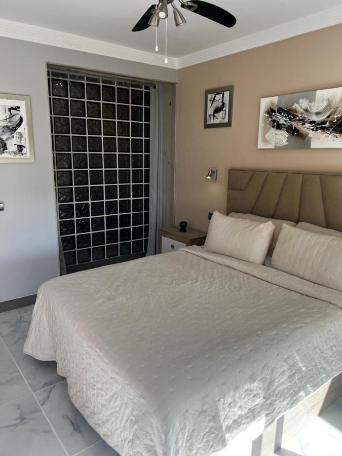 Beachfront Apartment - Sea Views - Marbella Zewnętrze zdjęcie