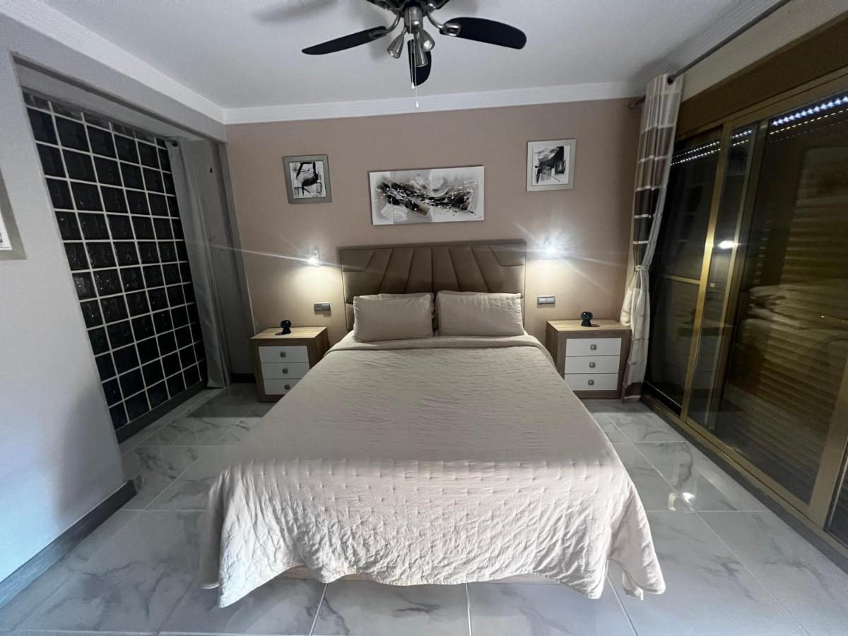 Beachfront Apartment - Sea Views - Marbella Zewnętrze zdjęcie